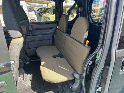 N-VAN(ホンダ)届出済未使用車 後席から見た前席