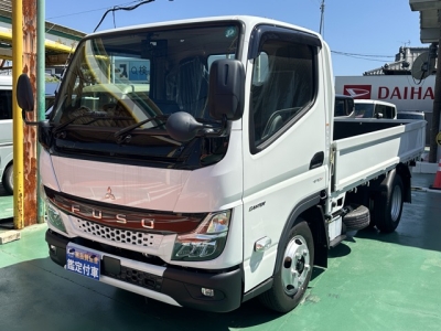 キャンター(三菱)登録済未使用車 前方
