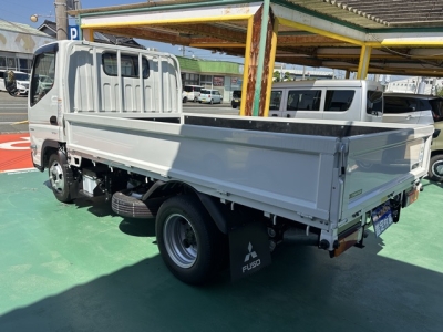 キャンター(三菱)登録済未使用車 後方