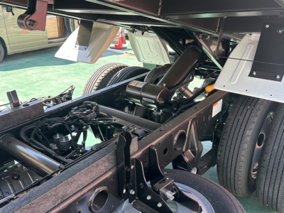 キャンター(三菱)登録済未使用車 後方