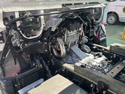 キャンター(三菱)登録済未使用車 前席内装