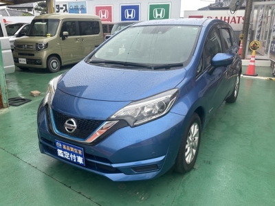 ノート(ニッサン)中古車 前方