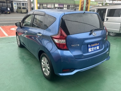 ノート(ニッサン)中古車 後方