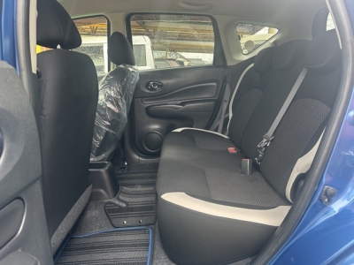 ノート(ニッサン)中古車 後席内装