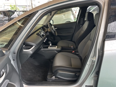 フィット(ホンダ)中古車 前席内装
