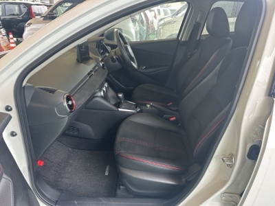 MAZDA2(マツダ)中古車 前席内装