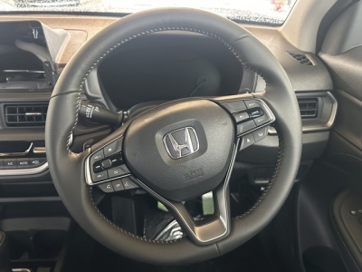 WR-V(ホンダ)登録済未使用車 内外装写真