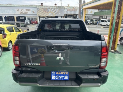 トライトン(三菱)レンタＵＰ 内外装写真他１