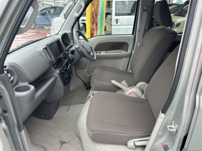 エブリイバン(スズキ)中古車 前席内装