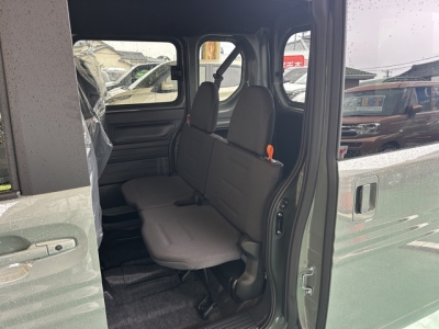 N-VAN(ホンダ)届出済未使用車 後席内装