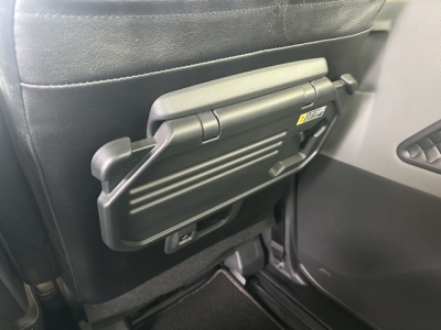 タントカスタム(ダイハツ)中古車 後席から見た前席