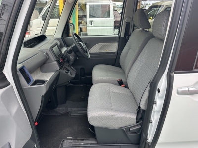 シフォン(スバル)中古車 前席内装