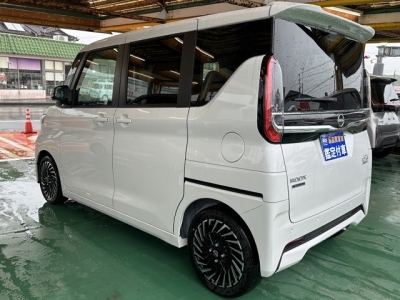 新型ルークス(ニッサン)中古車 後方