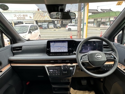サクラ(ニッサン)中古車 後席から見た前席