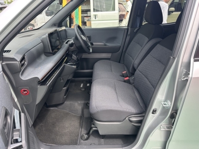 サクラ(ニッサン)中古車 前席内装