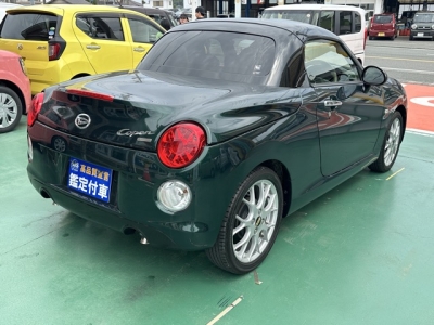 コペン(ダイハツ)中古車 後席から見た前席