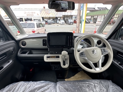 ワゴンＲスマイル(スズキ)届出済未使用車 後席から見た前席