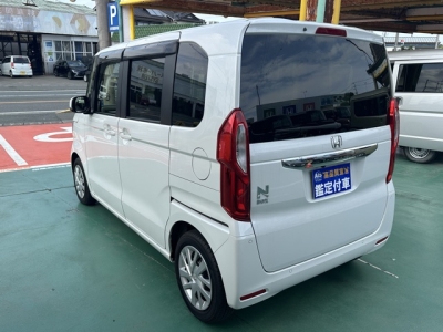 N-BOX(ホンダ)中古車 後方