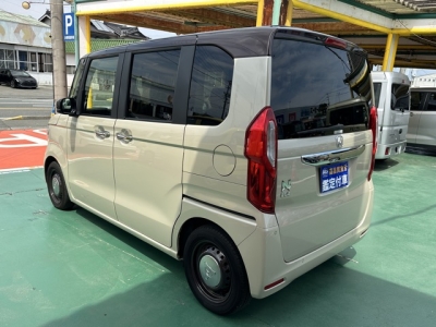 N-BOX(ホンダ)中古車 後方