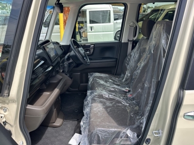 N-BOX(ホンダ)中古車 前席内装