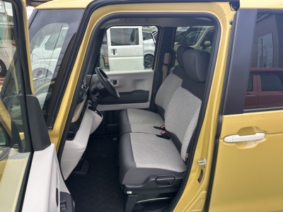 新型N-BOX(ホンダ)中古車 前席内装
