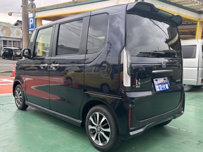 新型N-BOX(ホンダ)届出済未使用車 後方