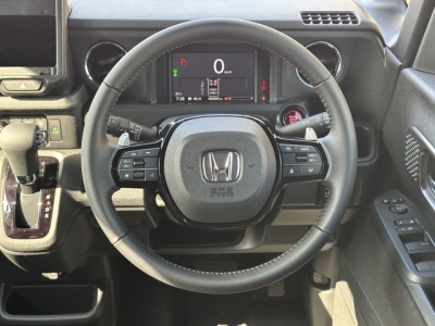 新型N-BOX(ホンダ)届出済未使用車 内外装写真