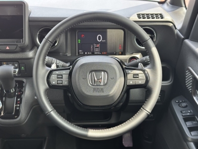新型N-BOX(ホンダ)届出済未使用車 内外装写真