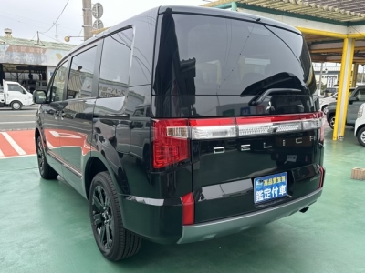 デリカD:5 4WD(三菱)登録済未使用車 後方