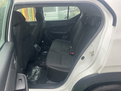 WR-V(ホンダ)登録済未使用車 後席内装