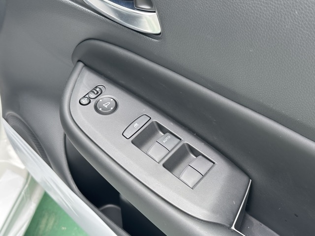 フィット(ホンダ)登録済未使用車 13