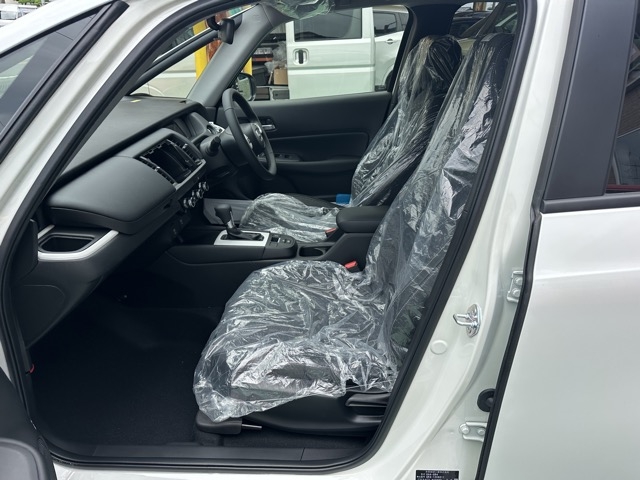フィット(ホンダ)登録済未使用車 3