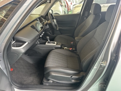 フィット(ホンダ)中古車 前席内装