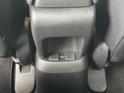 フィット(ホンダ)中古車 内外装写真他