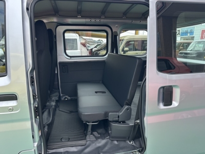 ハイゼットカーゴ(ダイハツ)中古車 後席内装