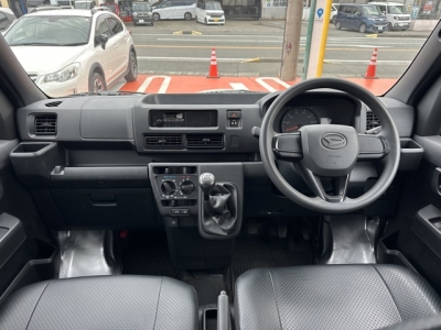 ハイゼットカーゴ(ダイハツ)中古車 後席から見た前席