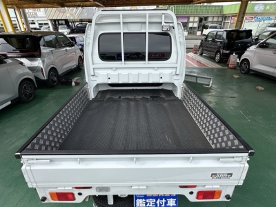 キャリートラック(スズキ)中古車 後席から見た前席