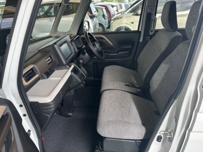 新型フレアワゴン(マツダ)中古車 前席内装