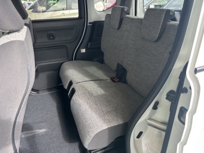 新型スペーシアのOEM(スズキ)中古車 後席内装