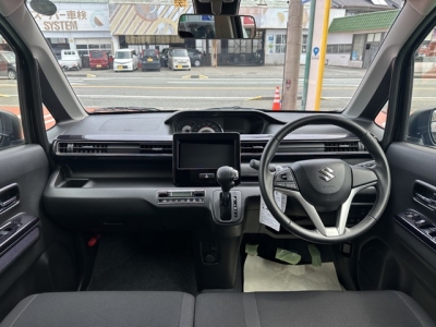 ワゴンRスティングレー(スズキ)中古車 後席から見た前席