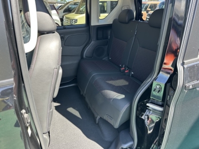 新型ルークス(ニッサン)中古車 後席内装
