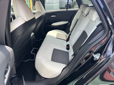カローラツーリング(トヨタ)中古車 後席内装