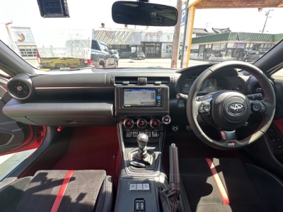 GR86(トヨタ)中古車 後席内装