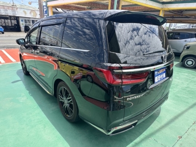 オデッセイ(ホンダ)中古車 後方