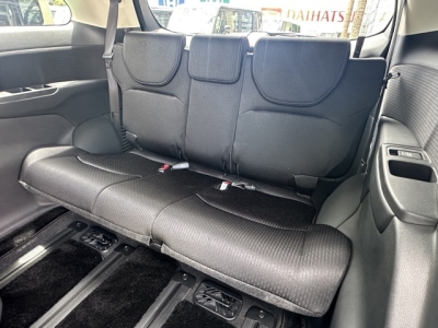 オデッセイ(ホンダ)中古車 後席から見た前席