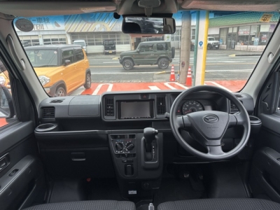 ハイゼットカーゴ(ダイハツ)中古車 後席から見た前席