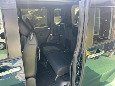 タントカスタム(ダイハツ)中古車 後席内装