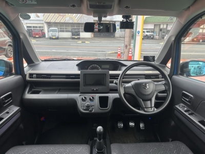ワゴンR(スズキ)中古車 後席から見た前席