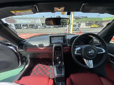 コペン(ダイハツ)中古車 後席内装