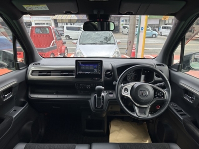 N-WGN(ホンダ)中古車 後席から見た前席
